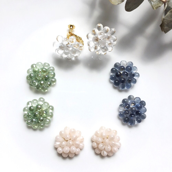 4colors✴︎チェコビーズのお花ピアス/イヤリング ピアス（スタッド