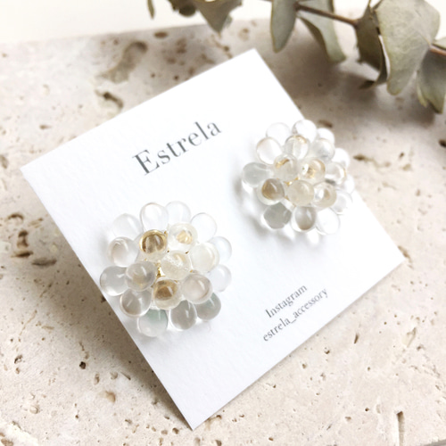 4colors✴︎チェコビーズのお花ピアス/イヤリング ピアス（スタッド