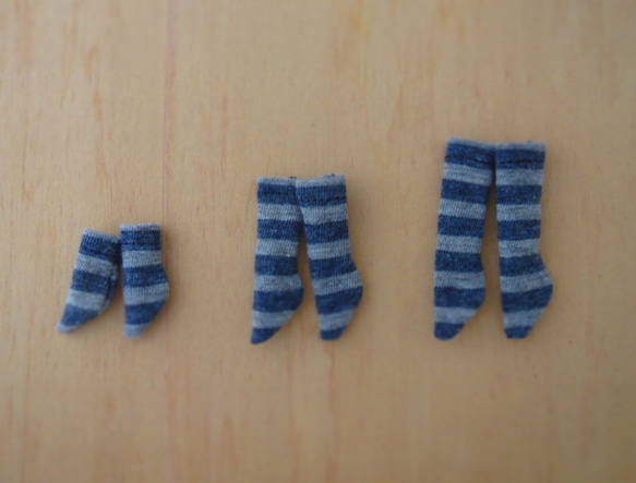 オビツ11 ブルー杢×グレー杢 太ボーダー ソックス 2足セット ドール用 ミニチュア 靴下 2枚目の画像