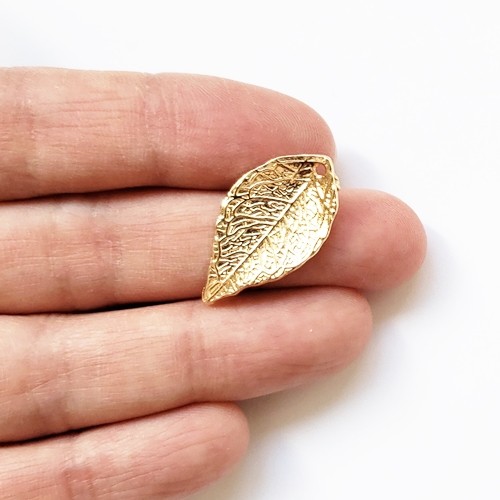 S1911-16] 【4個】 メタル 葉っぱチャーム ゴールド 金 チャーム aru