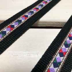 25ｍｍ幅・斜め掛けストラップ★黒ベルト×クールな色見のサイケ風チロリアンテープ 3枚目の画像