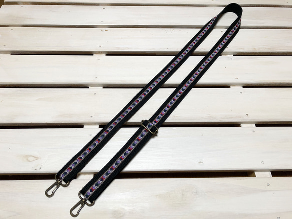 25ｍｍ幅・斜め掛けストラップ★黒ベルト×クールな色見のサイケ風チロリアンテープ 4枚目の画像