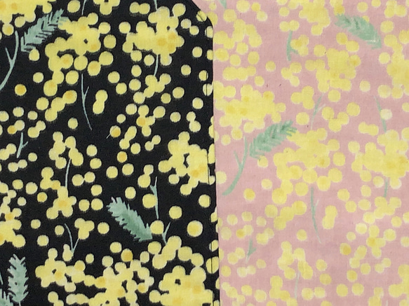 ミモザ柄のダブルガーゼ★8枚重ねの八角形ガーゼハンカチ（24×24）黒＆ピンクの2枚セット 3枚目の画像