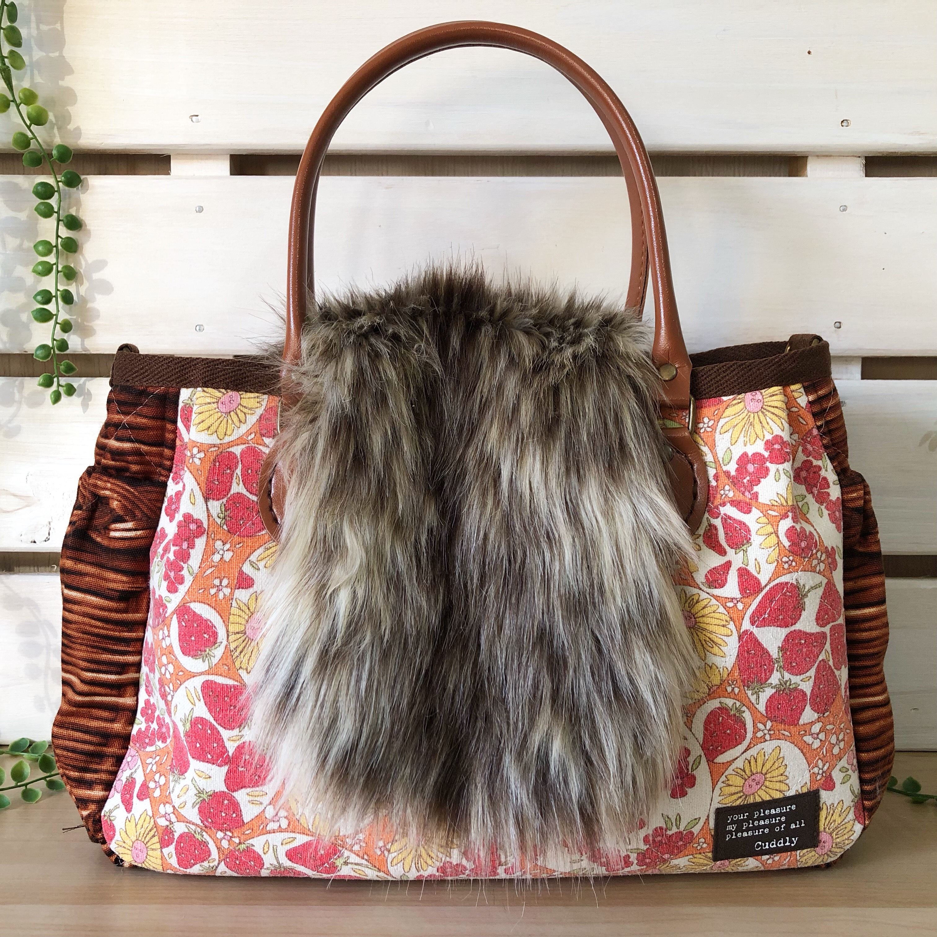 YUWAイチゴ・フラワーシャボン★ファーカバー付きかごバッグ風カーペンター小・2wayオレンジ