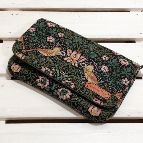 ウィリアム・モリス【いちご泥棒】☆お財布みたいな横長フラップポーチ  
