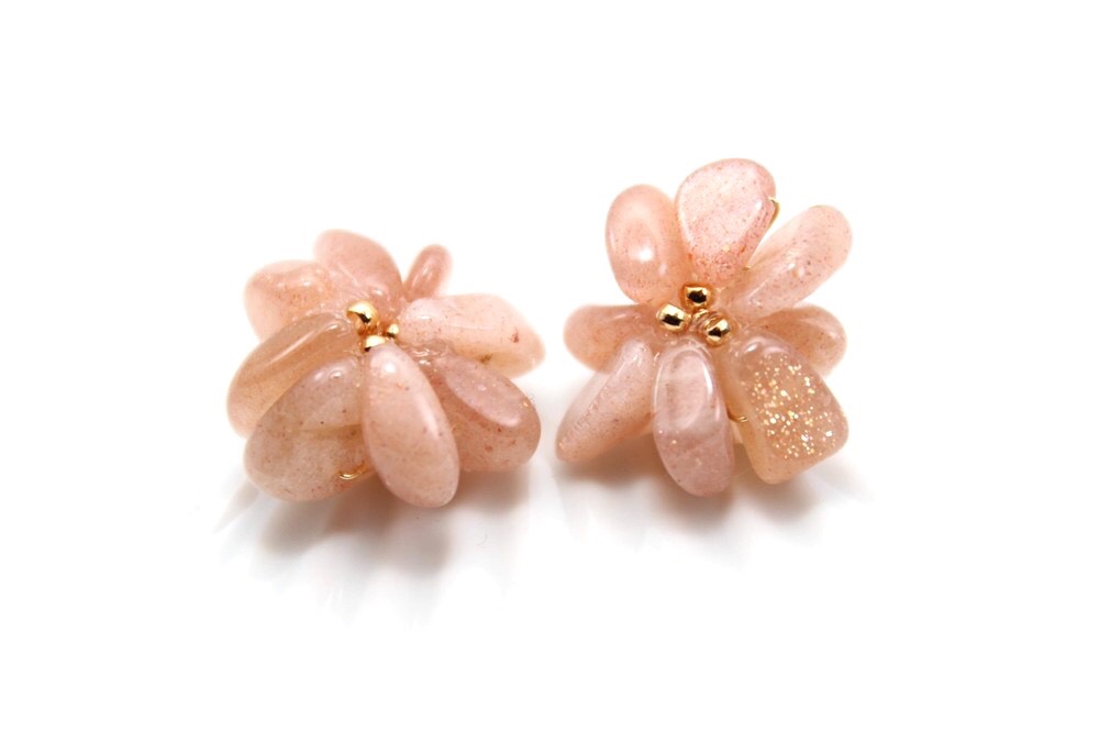 オレンジムーンストーンのお花ピアス／イヤリング