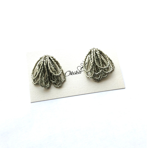シャワー ビーズピアス/イヤリング【Smoky】 ピアス（スタッド・一粒 
