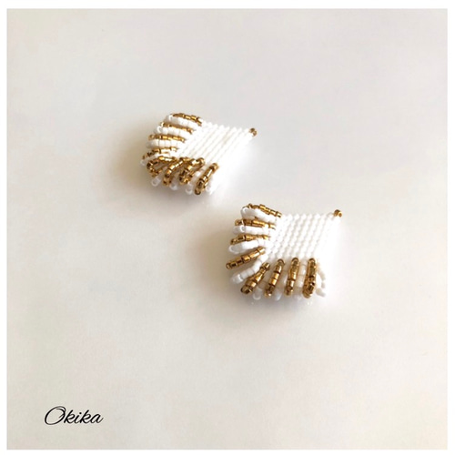 Goldフリンジ ループ ビーズピアス【White】 ピアス（フック・チェーン 