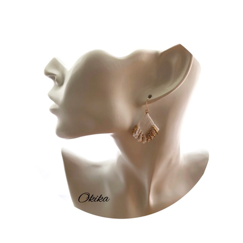 Goldフリンジ ループ ビーズピアス【White】 ピアス（フック・チェーン 