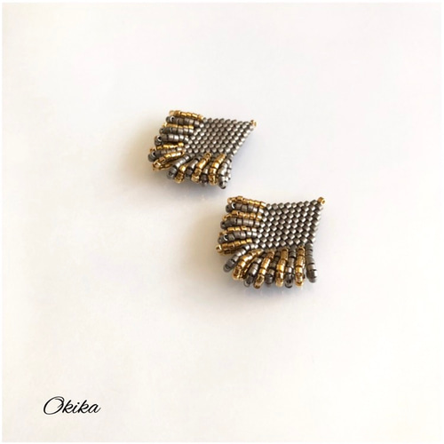 Goldフリンジ ループ ビーズピアス【Greige】 ピアス（フック 