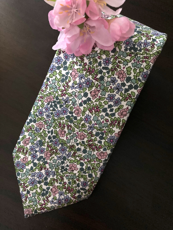 【LIBERTY】国産タナローンEmilia's Flowers＞手縫いネクタイ 5枚目の画像