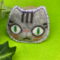 羊毛フェルト 猫のお顔 ブローチ 3枚目の画像