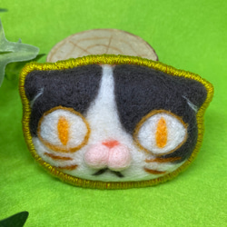 羊毛フェルト 猫のお顔 ブローチ 4枚目の画像