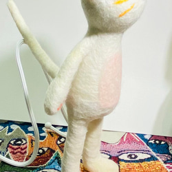 羊毛フェルト 白猫ちゃんの人形 5枚目の画像