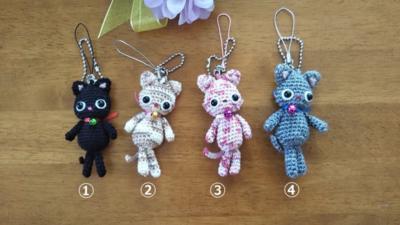 再販・編み猫ストラップ（４つのうち一つ） 1枚目の画像