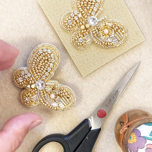タケコブター カクテル ビーズ 刺繍 ブローチ ハンドメイドアクセサリー タケコブター様 専用 カクテル ビーズ 刺繍 ブローチ