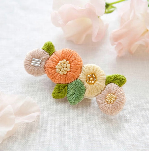 刺繍キット floret hair accessory (orange) ヘアクリップ 1枚目の画像