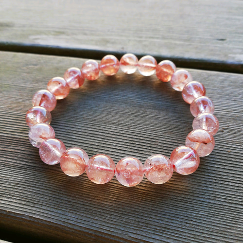 マニカラン水晶レッドフラワーファントムのブレスレット マニカラン水晶レッドフラワーファントムのブレスレット