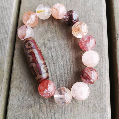 マニカラン水晶レッドフラワーファントムのブレスレット