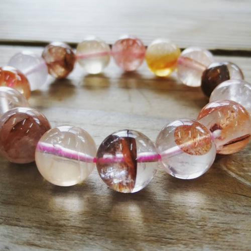 ◇マニカラン水晶レッドフラワーファントムのブレスレット