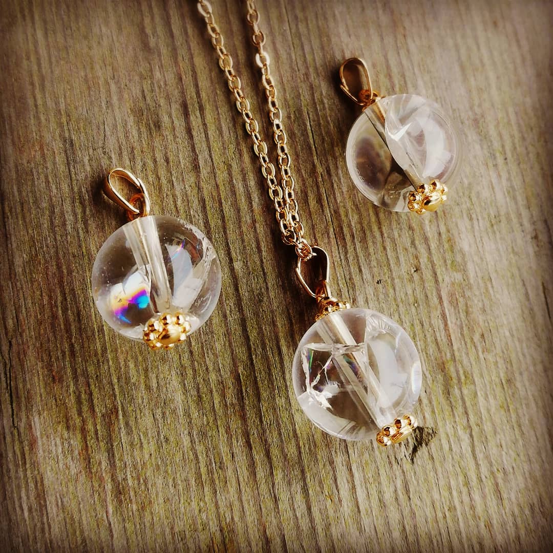 ◆天然アイリスクォーツのペンダント 4,565円