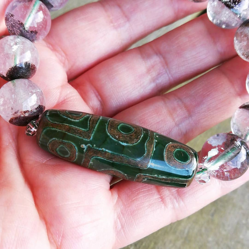 激レア！観音様の緑砂龍紋日星月天珠様！すっごいズーンとくる！ 楽天市場】○龍の鱗模様【九眼緑龍紋天珠(くがんりゅうもんてん