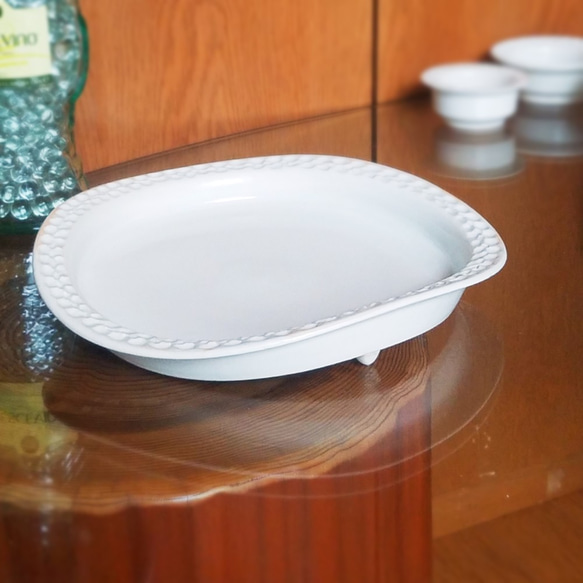 ★2,500円お値下げしました★大皿（足つき）磁器白土【うろこシリーズ】カレー皿 ざるそば フルーツ盛 7枚目の画像