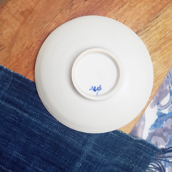 小皿（波紋）A 磁器白土【うろこシリーズ】サマーホワイト デザート皿 サラダプレート 取り皿 パン皿 4枚目の画像