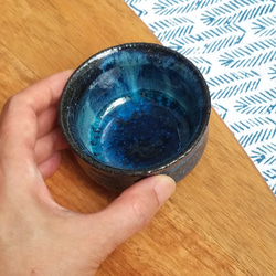 ぐい呑み 紺藍インディゴ【オーロラ・星空・ミルキーウェイ】大きめ [青い食器]熊川形 2枚目の画像