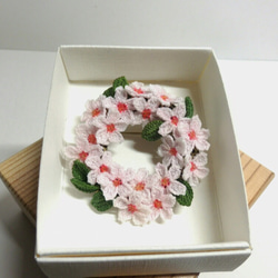 桜のリースブローチ 4枚目の画像