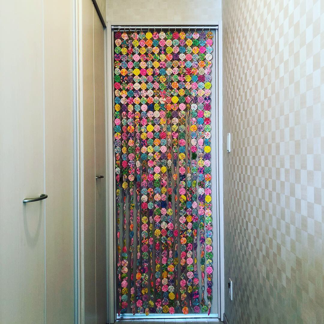 totu.rairai 受注販売　納期1〜3か月　ヨーヨーキルトカーテン