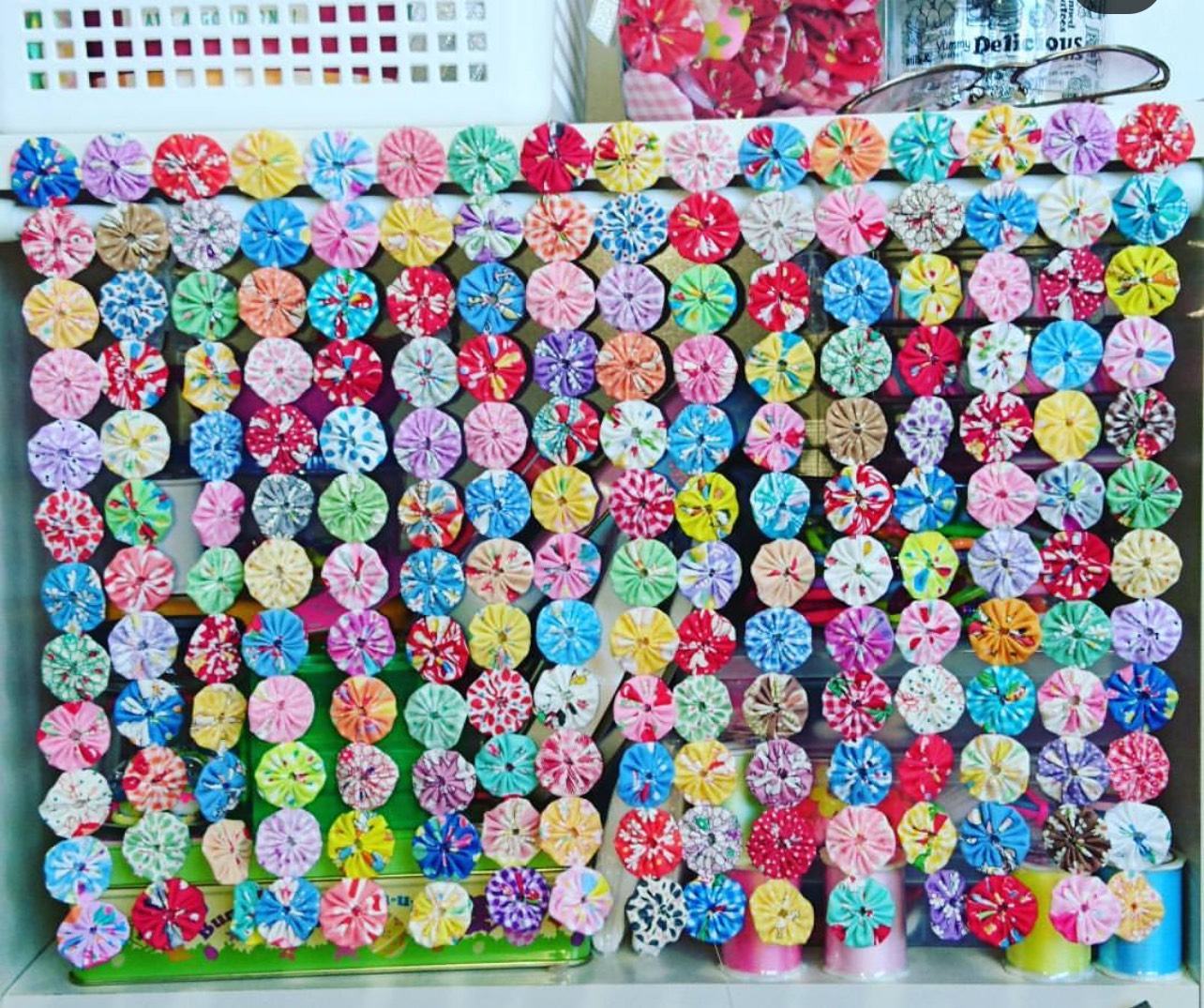 totu.rairai 受注販売　納期1〜3か月　ヨーヨーキルトカーテン