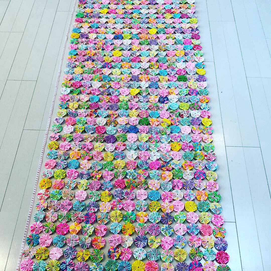 totu.rairai 受注販売　納期1〜3か月　ヨーヨーキルトカーテン