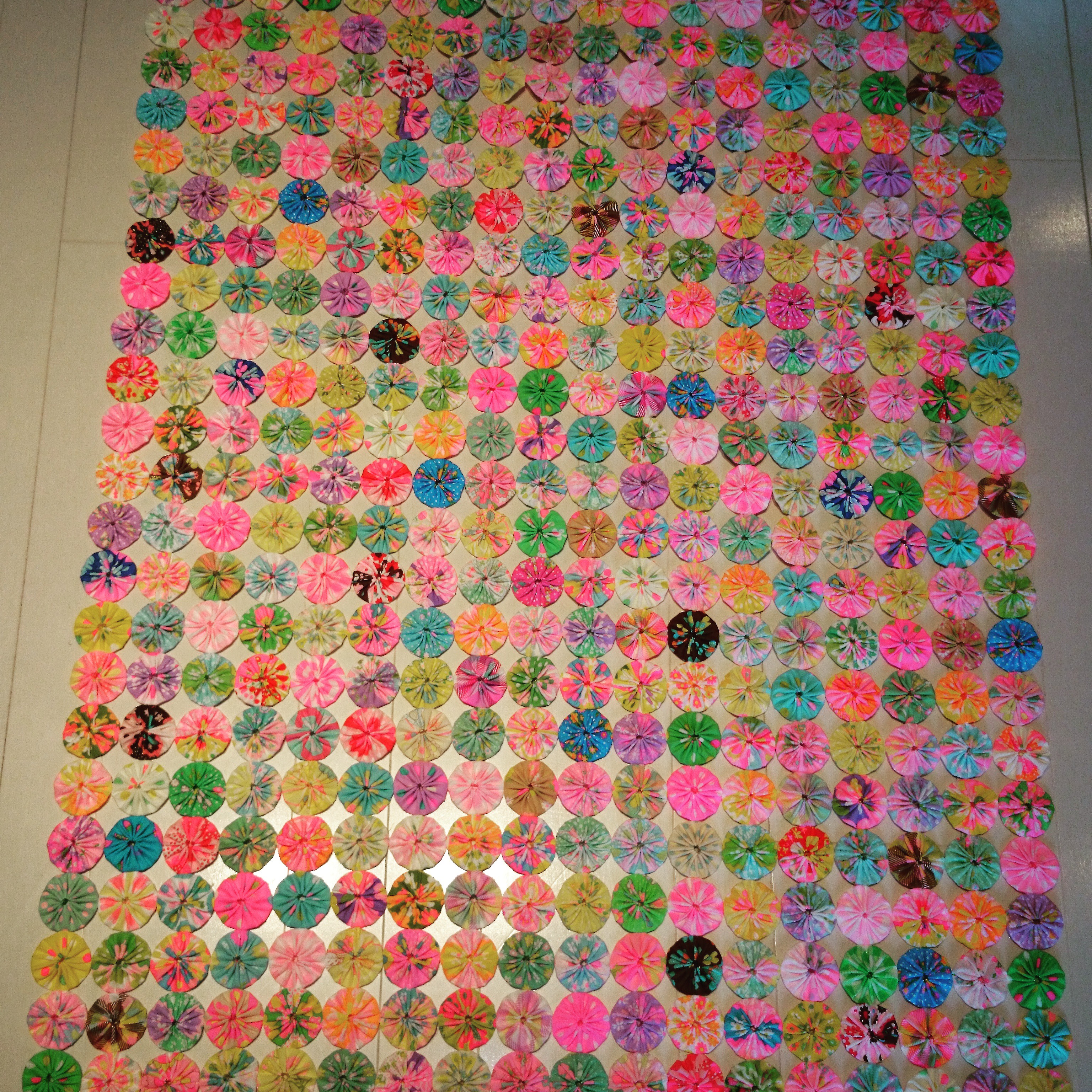 totu.rairai 受注販売　納期1〜3か月　ヨーヨーキルトカーテン