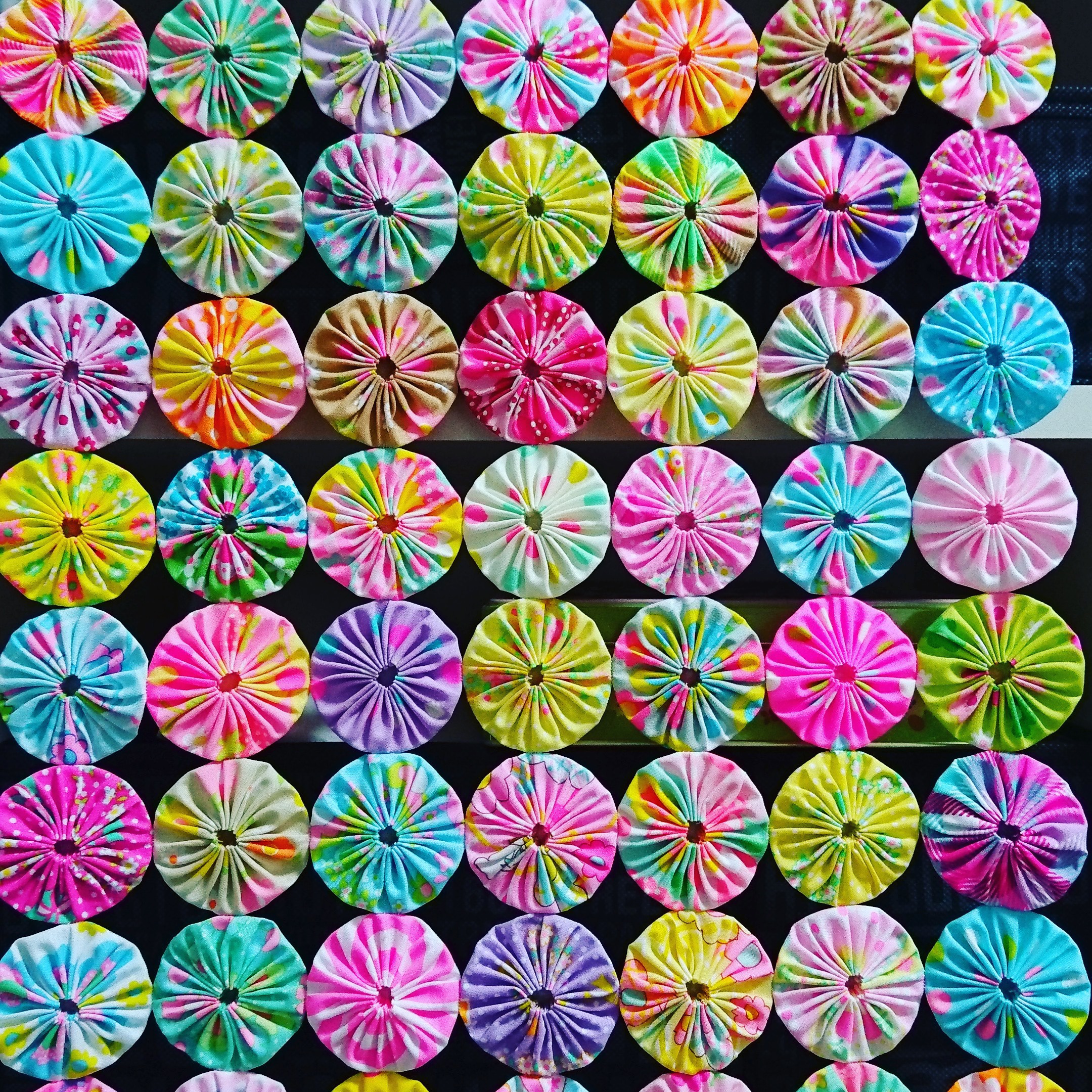 totu.rairai 受注販売　納期1〜3か月　ヨーヨーキルトカーテン