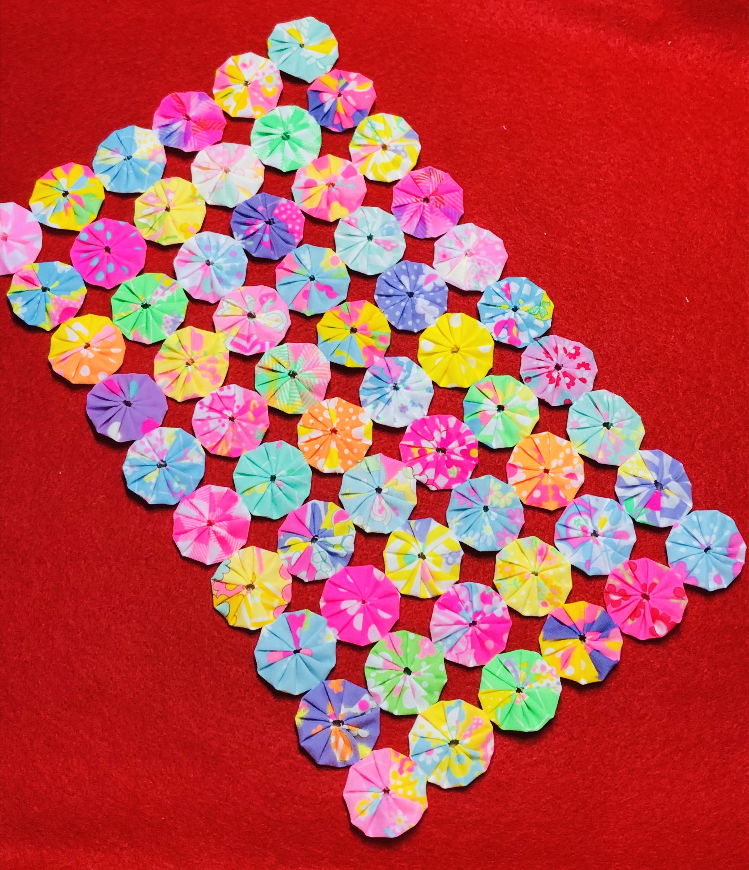 totu.rairai 受注販売　納期1〜3か月　ヨーヨーキルトカーテン