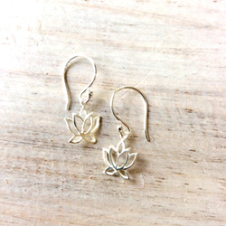 ハンドメイド フックピアス シルバー925, k18コンビ フープー　ピアス 両耳 シルバー925 フープピアス レディース 結び ピアス 18kgp