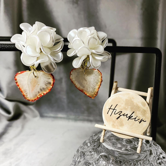 ★北海道の果樹園とコラボ！「押しフルーツ」◆いちごピアス/イヤリング◆#128-131 5枚目の画像