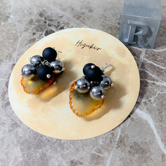 ★北海道の果樹園とコラボ！「押しフルーツ」◆ブラックいちごピアス◆#132 1枚目の画像