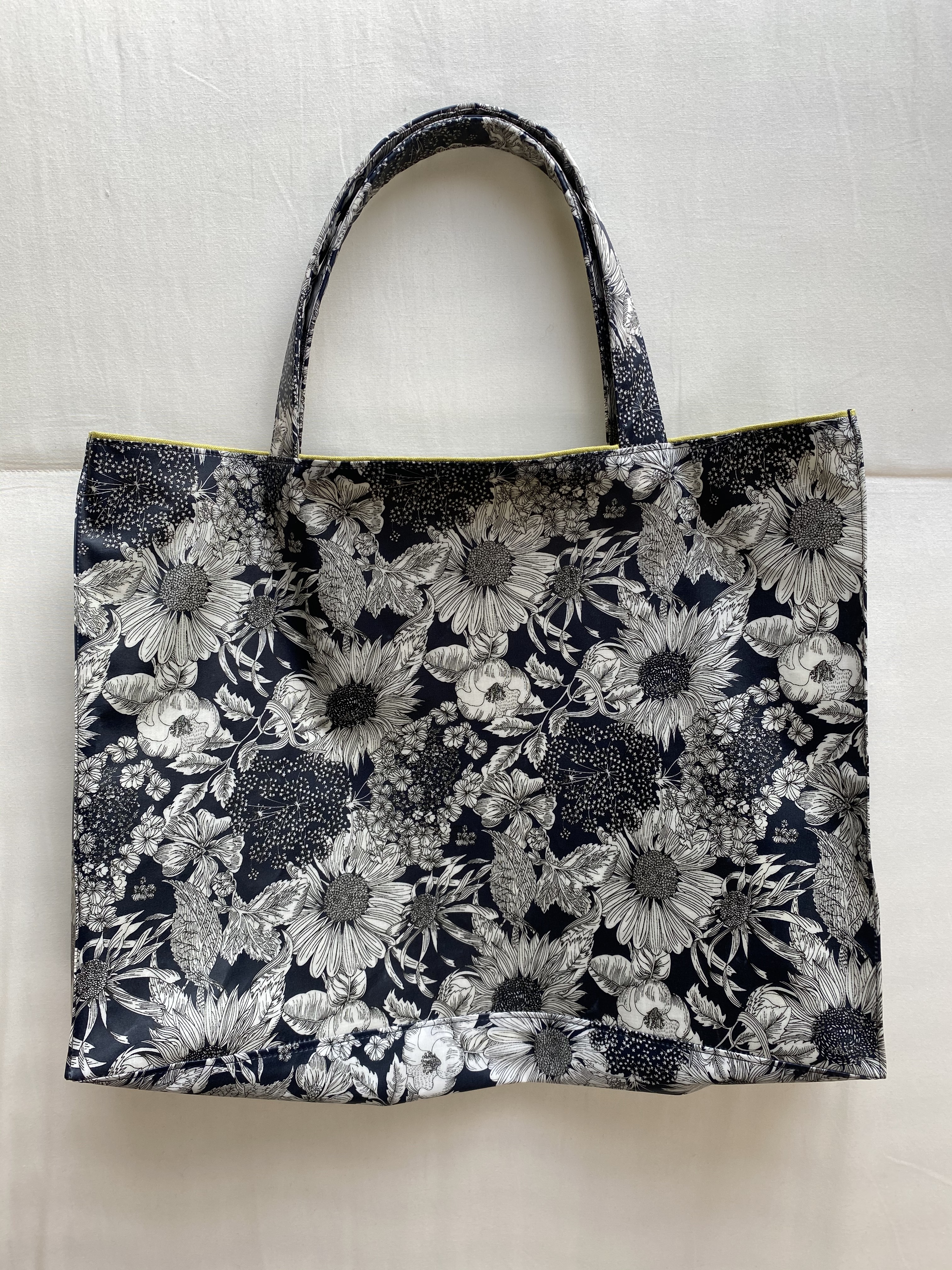 マチ付きバッグMサイズ*リバティ*ビニコ*Swim Dunclare*ネイビー