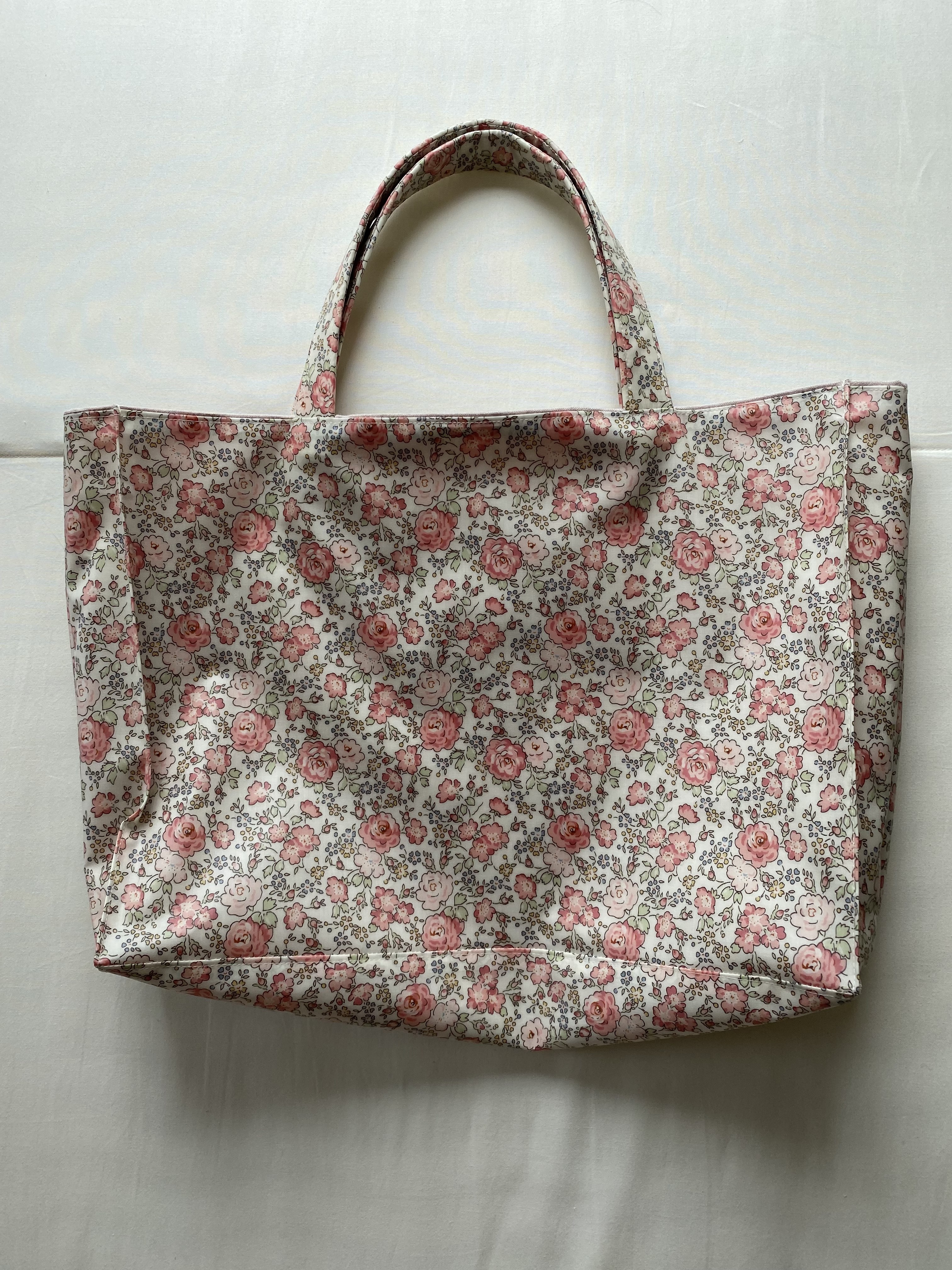 マチ付きバッグ*Mサイズ*リバティ*ビニコ*Felicite*ピンク*２８cm×３８cm✕１０cm