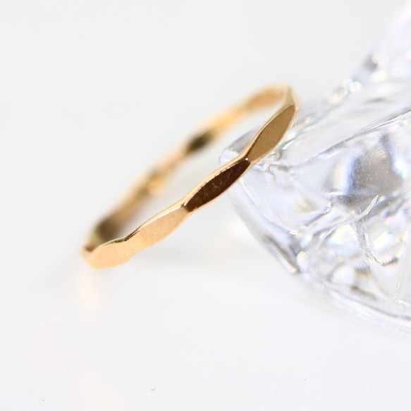 [14Kgf 黃金] 1.2 毫米寬多面戒指/小指戒指，分層，防過敏，免洗 第1張的照片