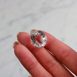 【１点もの】オーダー制／このルースでジュエリーを作ります～　19.75ct 天然ロッククリスタル〜水晶〜 2枚目の画像