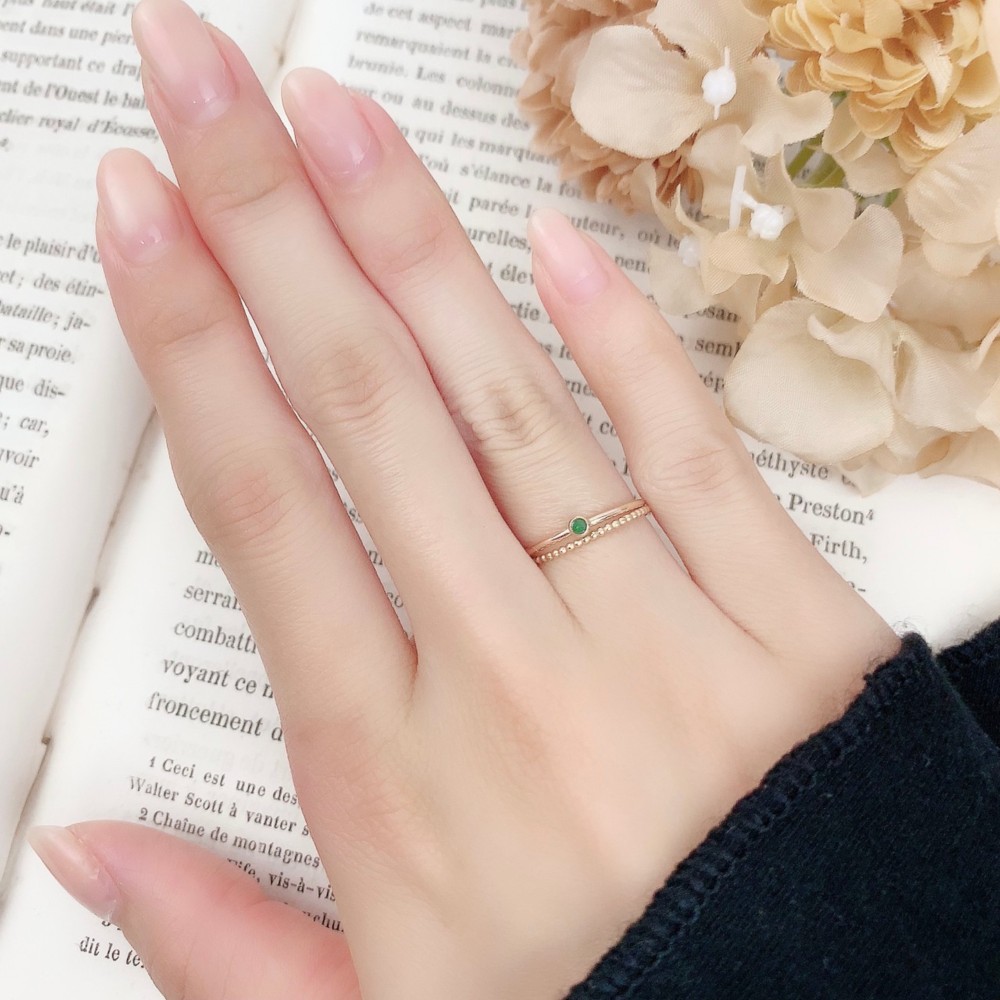 ≪14kgf≫ 2ｍｍ石　ベゼル　エメラルド　ストレートリング／ひっかかりのない覆輪留め　つけっぱなしOK