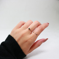 ≪14kgf≫ 3mm 石頭 (0.1ct) 綠色石榴石 直型 / 抗過敏天然石戒指 第6張的照片