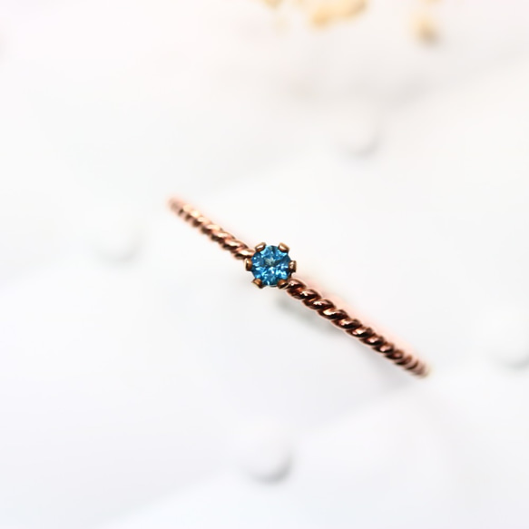 【14kgf】【粉金】2mm Stone London Blue Topaz 螺絲螺絲型/過敏兼容/小指環 第2張的照片