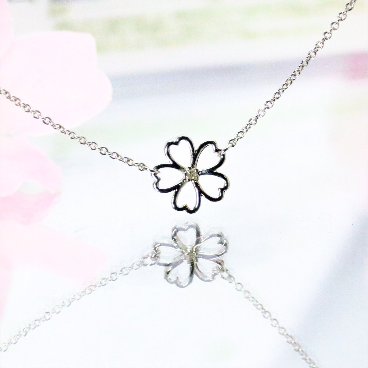 セール【creema限定】鑑定書付き 桜 ダイアモンド ネックレス／天然ダイアモンド 6,000円