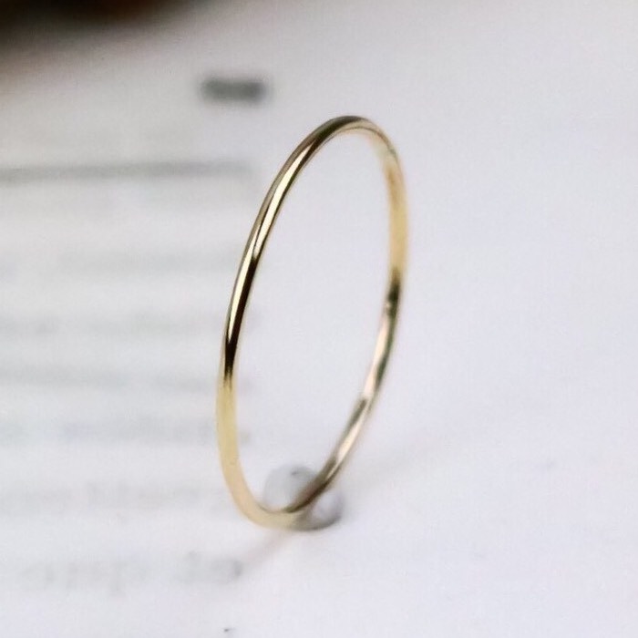 K10 極細 ストレートリング／華奢なシンプルリング 重ね付け ピンキーリング サブリングに
