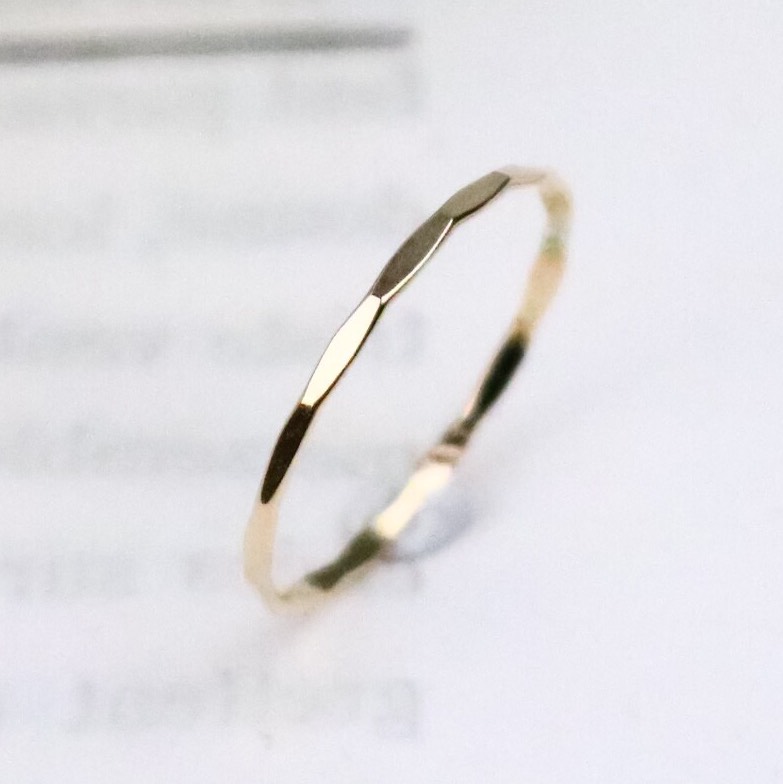 K10 極細 多面リング／華奢なシンプルリング 重ね付け ピンキーリング サブリングに