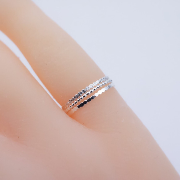 【925銀】1.2毫米寬，紋理方形/精緻簡約小指戒指 *可疊戴/Creema獨家款 第6張的照片